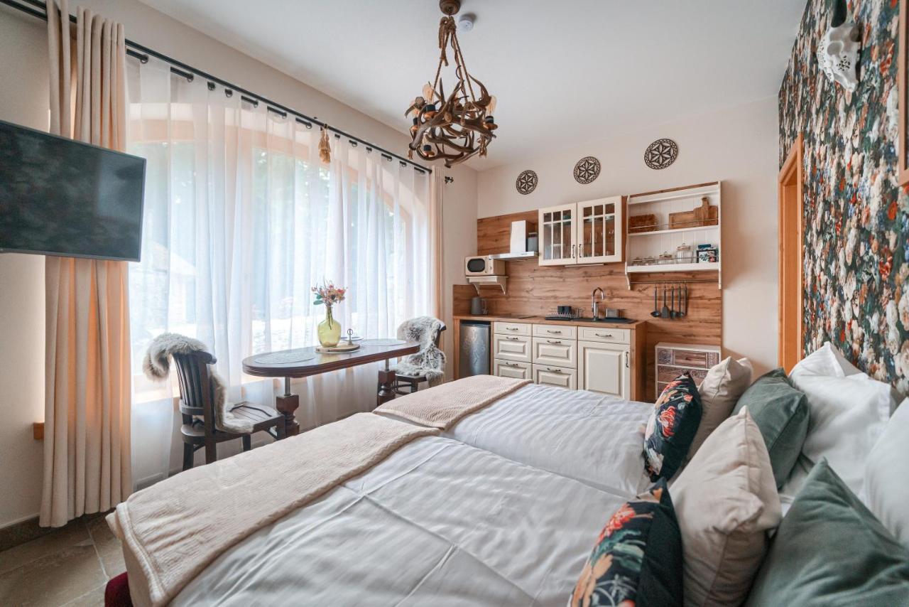 Rich Witch Villa&Spa Косцелиско Экстерьер фото
